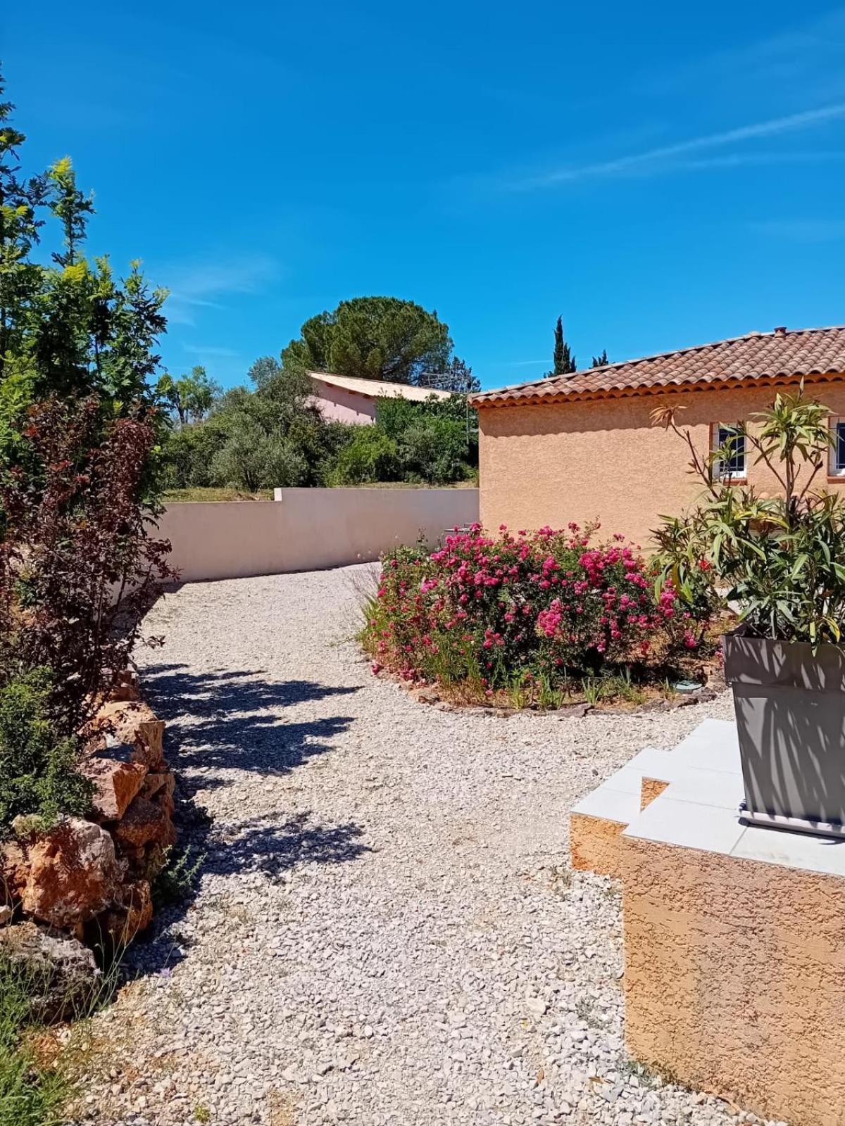 Chambres D'Hotes, B&B Climatisees La Borrellienne Saint-Maximin Buitenkant foto