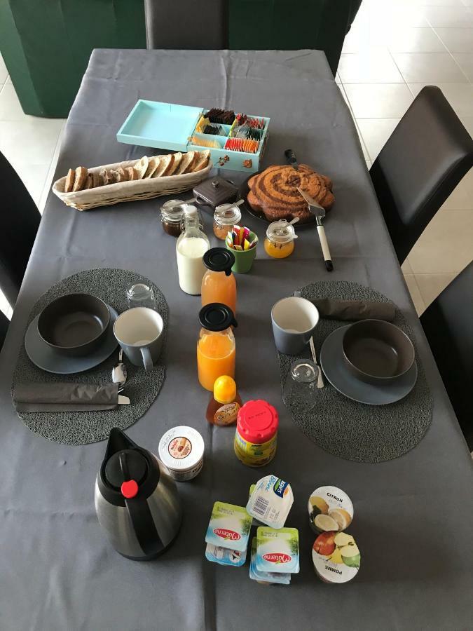 Chambres D'Hotes, B&B Climatisees La Borrellienne Saint-Maximin Buitenkant foto
