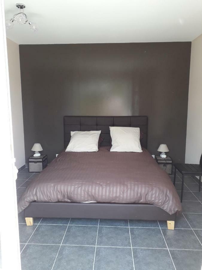 Chambres D'Hotes, B&B Climatisees La Borrellienne Saint-Maximin Buitenkant foto